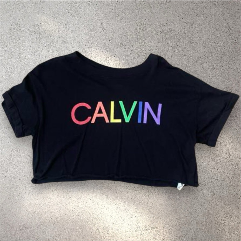 Calvin Klein | Performance Cropped LGBTQ Pride Shirt | Size L